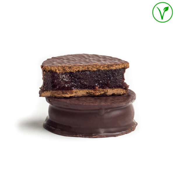 alfajor negro vegano relleno de frutos del bosque